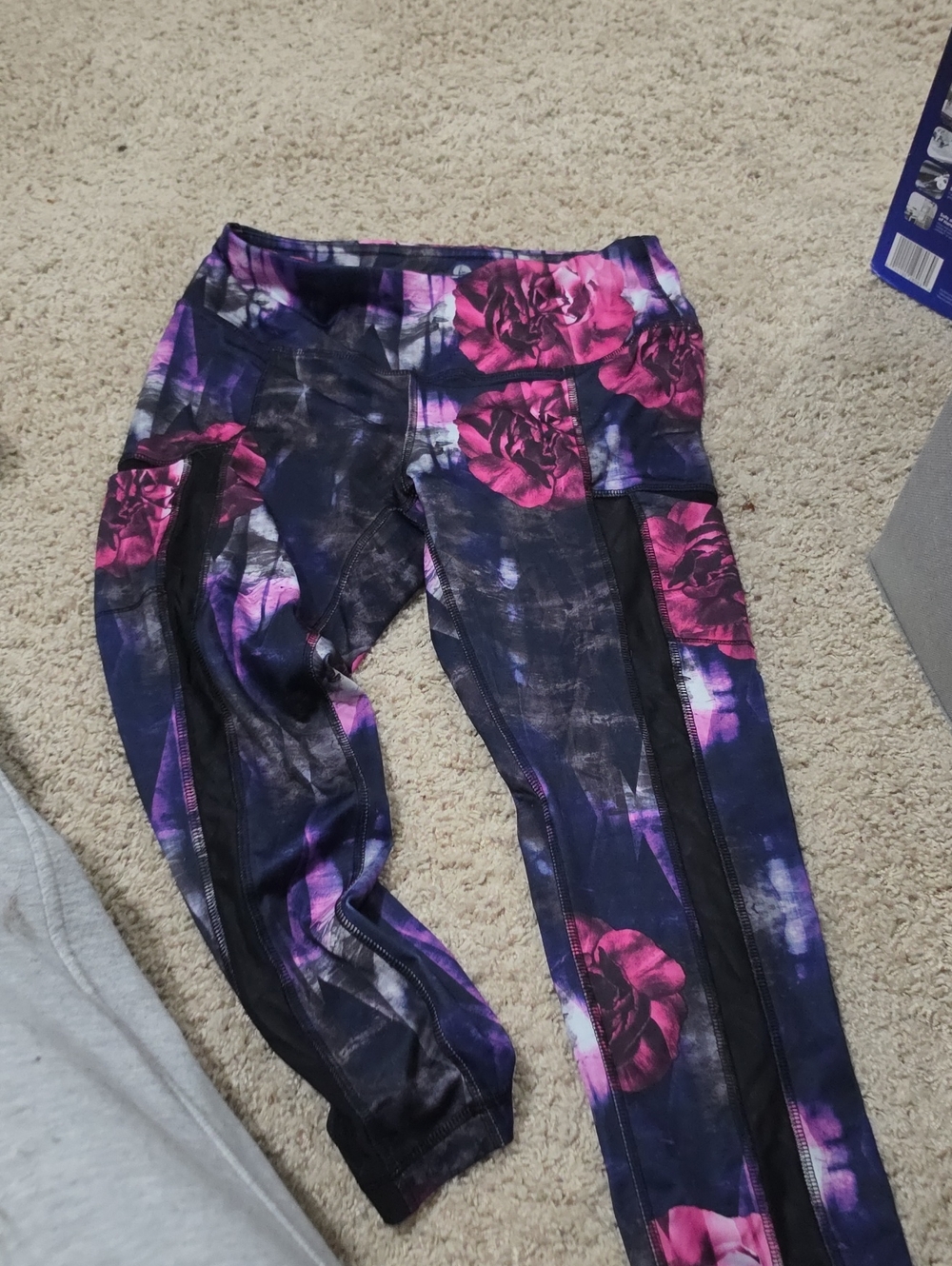 90 Degree By Reflex Women's Ankle Cropped Floral Print Capris in Purple & Pink
